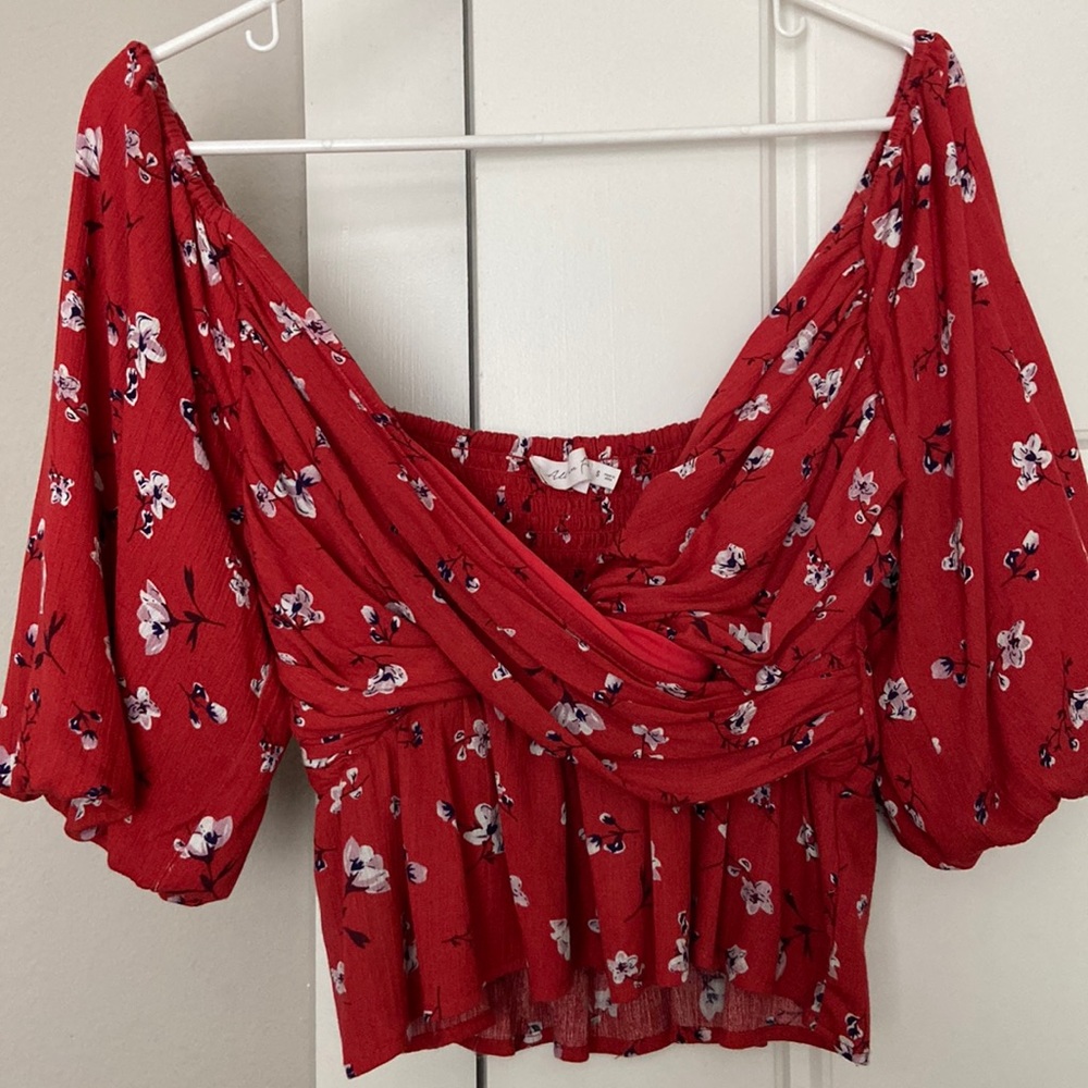 Puffed Sleeve Crop Top
